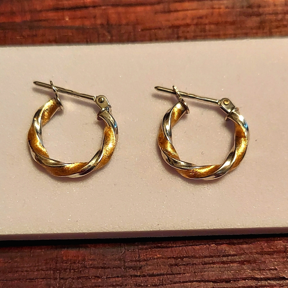 14k Gold Twist Hoop Earrings